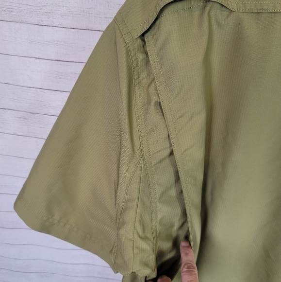 DULUTH TRADING CO COOLPLUS ACTION SHORT SLEEVE SHIRT IN OUTDOOR GREEN, SZ LARGE - Picture 6 of 6